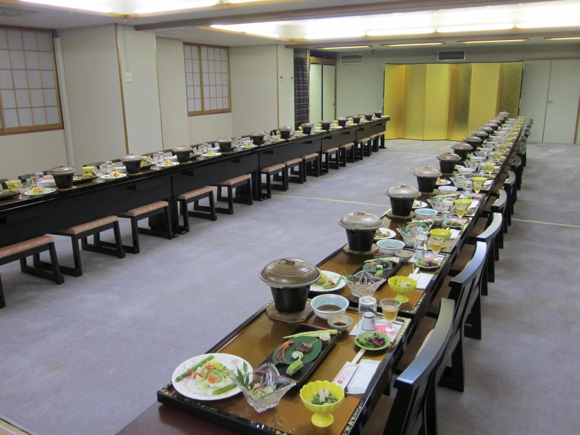 Shigaichii Hotel Yamanouchi  Buitenkant foto