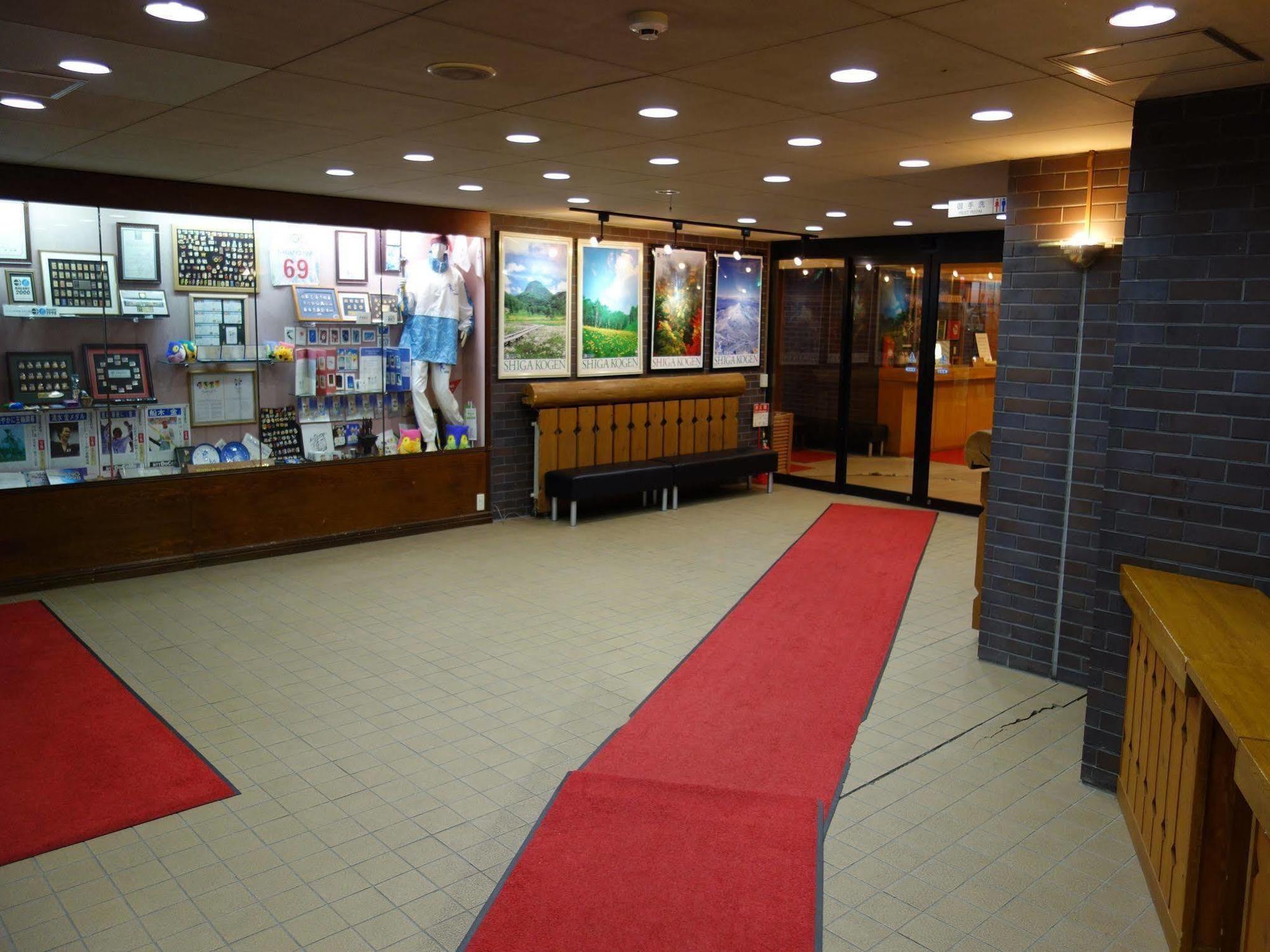 Shigaichii Hotel Yamanouchi  Buitenkant foto